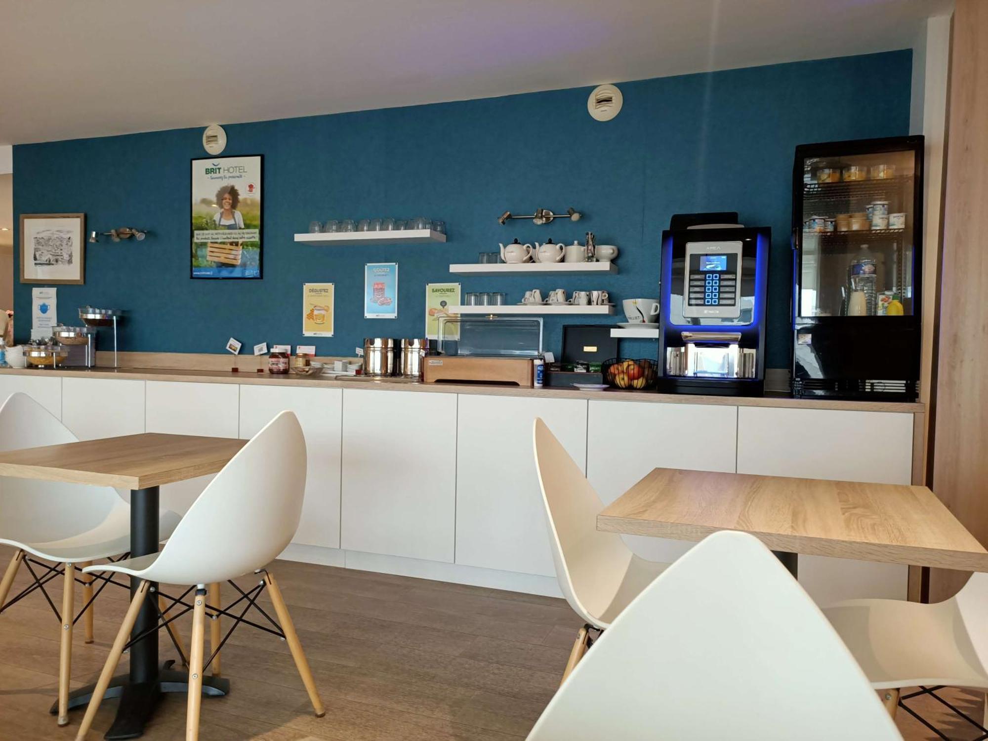 Brit Hotel Les Alizes 포르닉 외부 사진