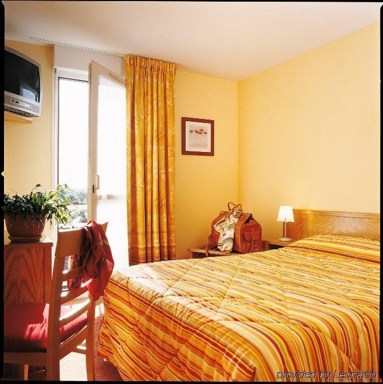 Brit Hotel Les Alizes 포르닉 외부 사진